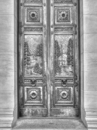 Illustration for article titled 25 Doors From Around The World